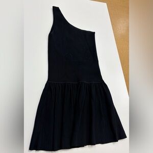 BCBGMAXAZRIA Black ribbed drop waist 1 shoulder stretch short dress size large